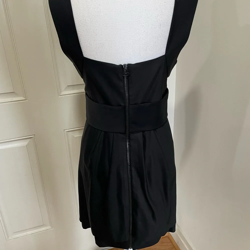 Alice + Olivia Layered Tulip Mini - Picture 4 of 11